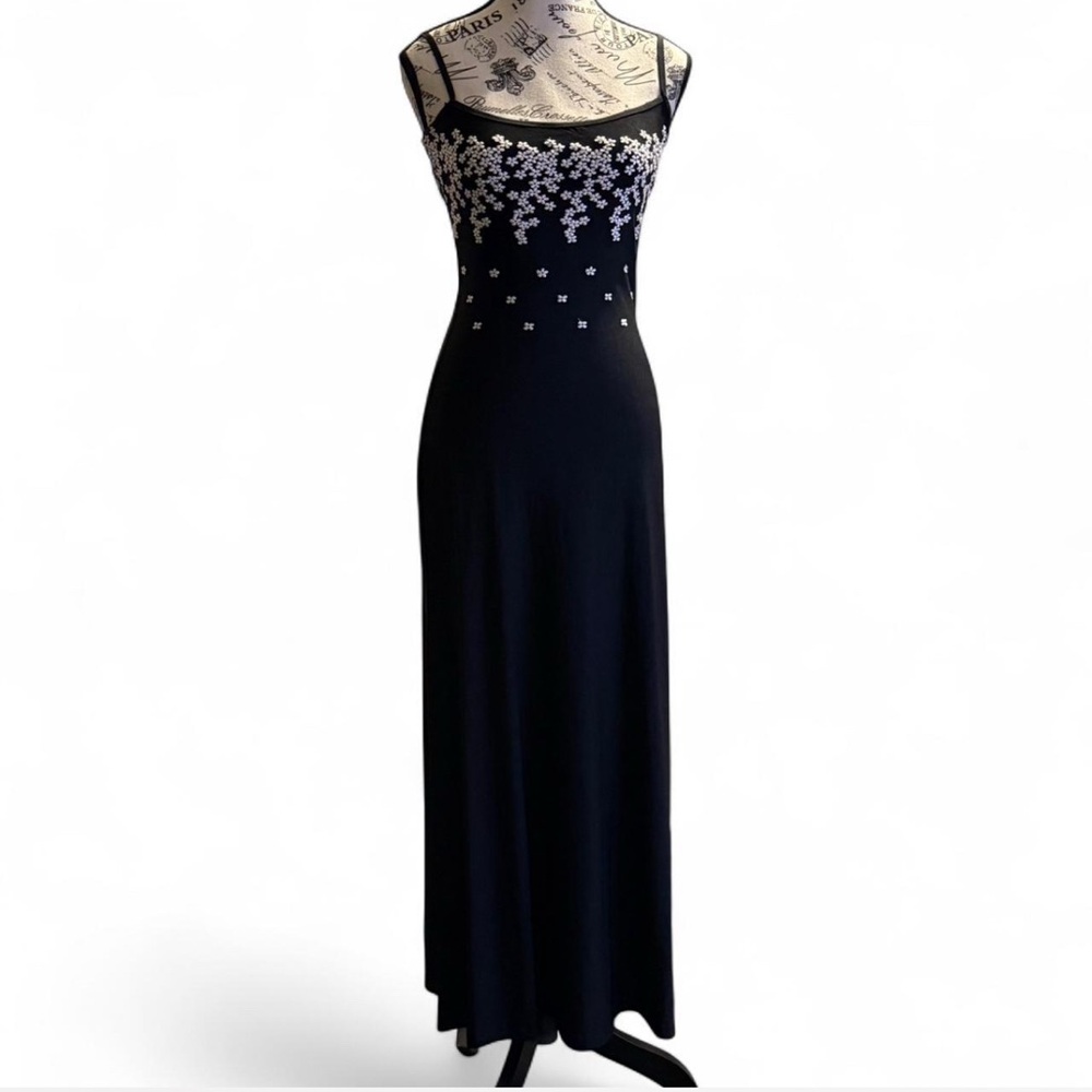 Vintage 90’s Elegant Black and White Floral Dress